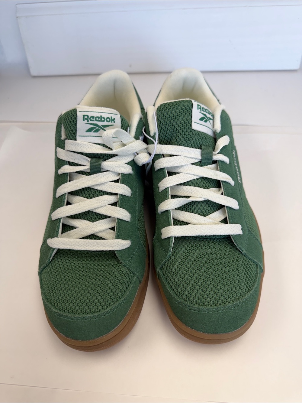Reebok Men’s Green and White Low-Top Sneakers size 8.5